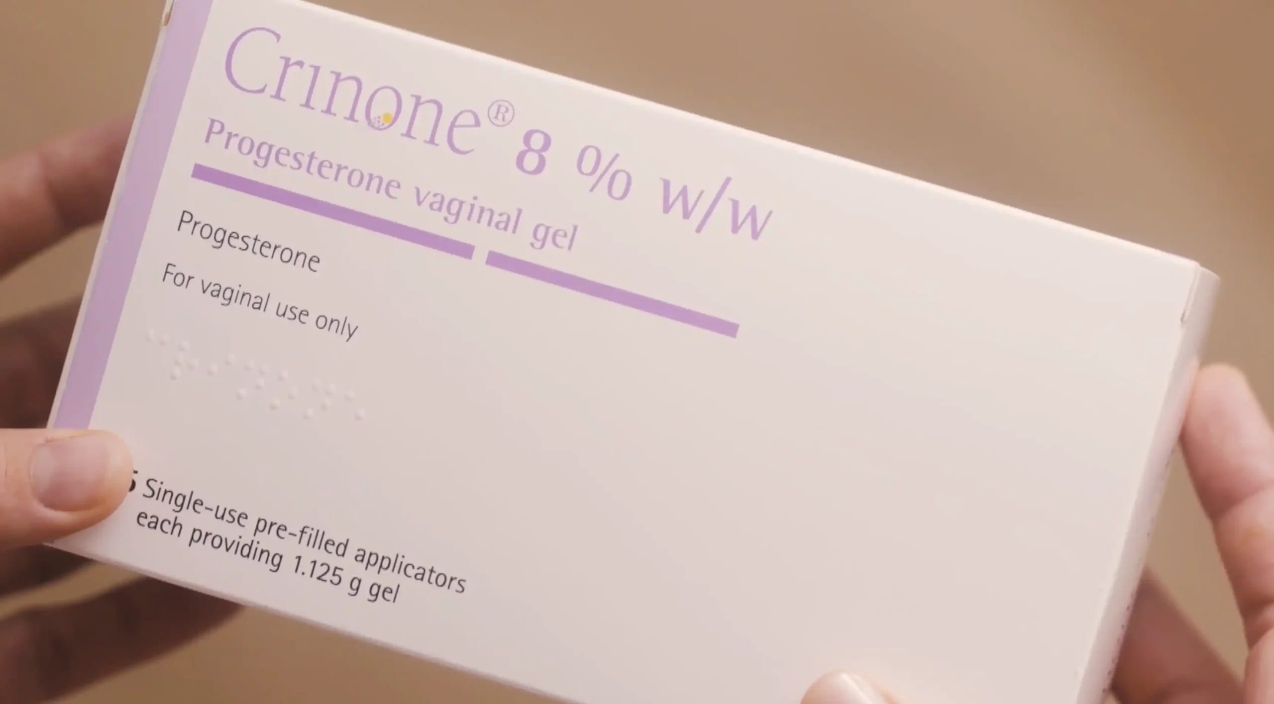 Verpackung des Arzneimittels Crinone, einem Progesteron-Gel zur vaginalen Anwendung
